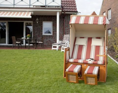 Eigener hochwertiger Strandkorb im Garten